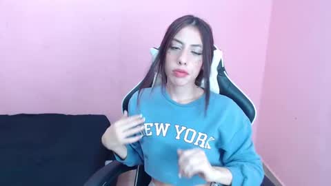 Snapshot of ambel_rose chatting on February 9, 2025, 2:06 am ambel_rose online show from February 9, 2025, 2:06 am