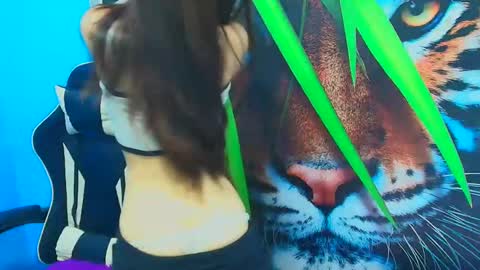 Snapshot of ambel_rose chatting on November 6, 2025, 10:10 pm ambel_rose online show from November 6, 2025, 10:10 pm