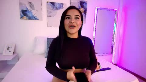 Snapshot of amber__jhonson_ chatting on June 4, 2026, 9:32 pm Amber online show from June 4, 2026, 9:32 pm