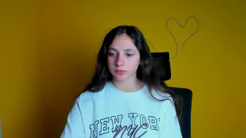 Snapshot of amber__r chatting on May 10, 2026, 10:53 am Amber online show from May 10, 2026, 10:53 am