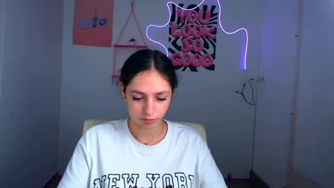 Snapshot of amber__r chatting on July 1, 2026, 5:20 am Amber online show from July 1, 2026, 5:20 am