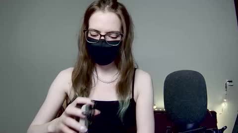 Amber non-nude model online show from December 22, 2025, 12:51 am