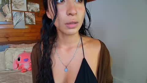 amber_curly online show from February 25, 2026, 6:28 pm