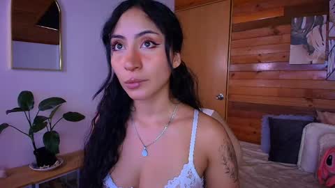 Snapshot of amber_curly chatting on April 22, 2026, 6:53 pm amber_curly online show from April 22, 2026, 6:53 pm