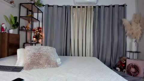 Amber online show from December 4, 2025, 8:28 pm