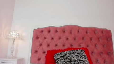 julieta  online show from September 11, 2025, 12:16 pm