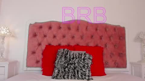 julieta  online show from September 30, 2025, 12:21 pm