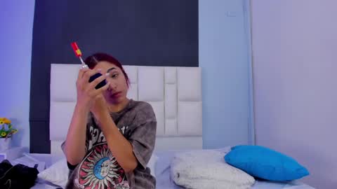 Snapshot of amberbaker21 chatting on December 29, 2024, 5:33 pm Amber Baker online show from December 29, 2024, 5:33 pm