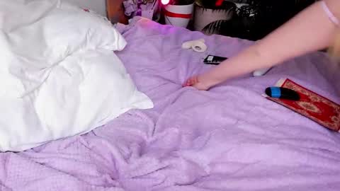    i am here online show from February 10, 2026, 8:29 am