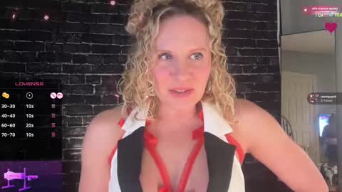 Amber Jade online show from November 11, 2025, 1:05 am
