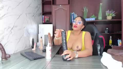 Snapshot of ambernix chatting on March 3, 2025, 10:42 pm online show from March 3, 2025, 10:42 pm
