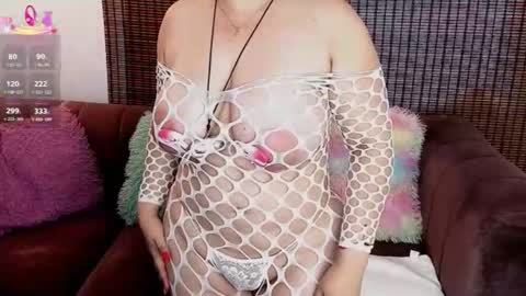 Snapshot of amberr_mooon chatting on May 16, 2026, 5:45 pm amberr_mooon online show from May 16, 2026, 5:45 pm