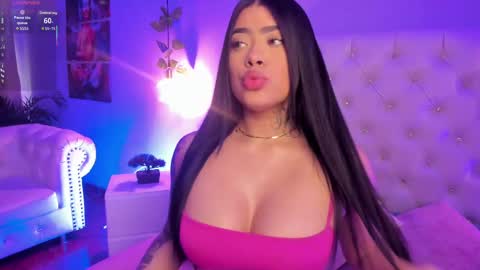 Snapshot of amberr_rousse chatting on September 16, 2025, 12:06 pm MISS AMBERR online show from September 16, 2025, 12:06 pm
