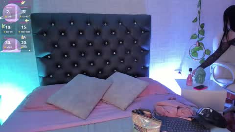 Snapshot of amberr_rousse chatting on February 4, 2026, 12:11 pm MISS AMBERR online show from February 4, 2026, 12:11 pm