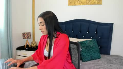 Snapshot of amberrsmith_ chatting on May 8, 2026, 2:00 pm Amber online show from May 8, 2026, 2:00 pm