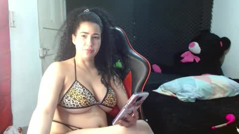Snapshot of ambersweettie198098 chatting on April 18, 2026, 1:20 am ambersweettie198098 online show from April 18, 2026, 1:20 am