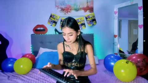 Snapshot of amberx_sweet chatting on June 19, 2026, 8:12 pm Amber online show from June 19, 2026, 8:12 pm