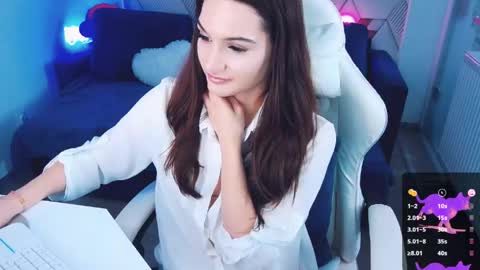 AmbraEnm online show from March 12, 2026, 1:50 pm