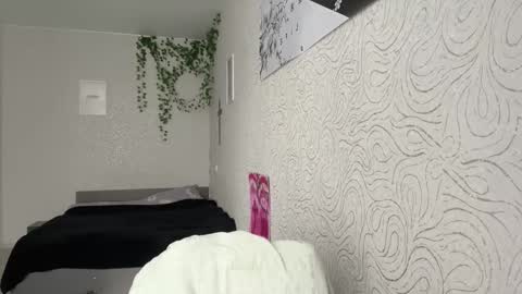 Alica online show from November 18, 2025, 9:58 am