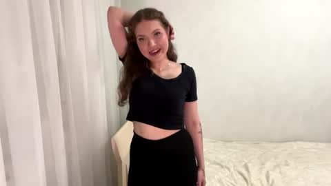 Mia online show from June 15, 2026, 5:04 pm