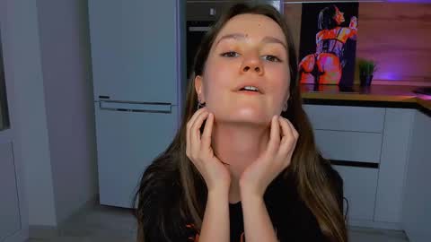 Snapshot of ameli_moon chatting on February 22, 2025, 5:02 pm Eileen online show from February 22, 2025, 5:02 pm