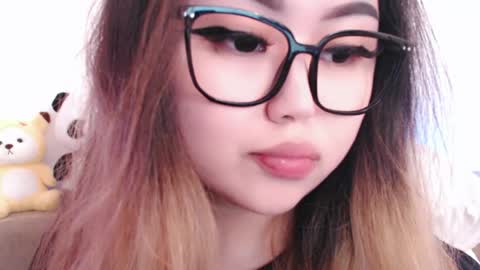 Amelia online show from May 7, 2026, 9:42 pm