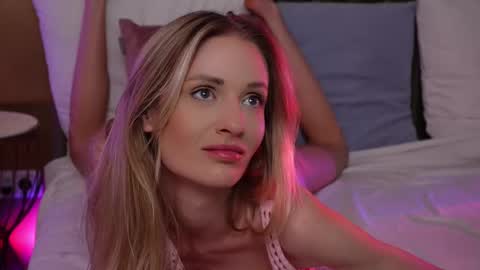 Amelia online show from February 25, 2025, 10:50 pm