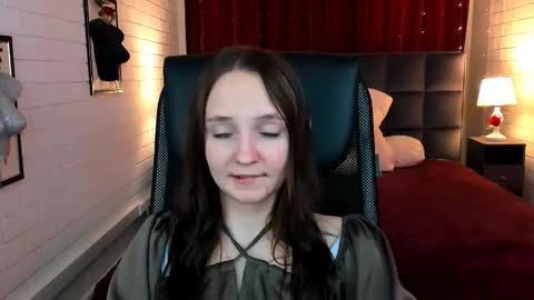 Amelia online show from November 18, 2025, 6:23 pm