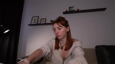 Amelia   online show from October 21, 2025, 3:02 pm