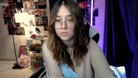 Snapshot of ameliameadd chatting on September 18, 2025, 7:32 am Amelia online show from September 18, 2025, 7:32 am