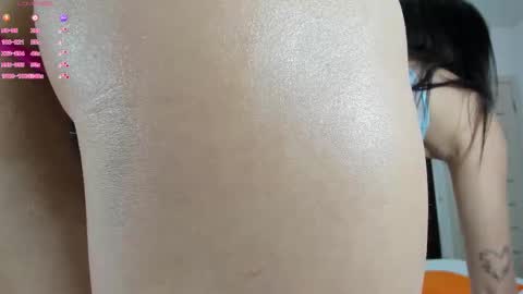 amelie_25 online show from November 8, 2025, 11:25 pm