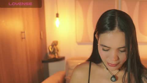 Snapshot of amelie_gonzalez chatting on April 23, 2026, 11:18 pm online show from April 23, 2026, 11:18 pm
