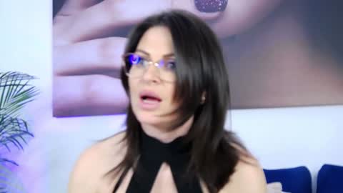 Amelie online show from January 17, 2025, 3:00 pm