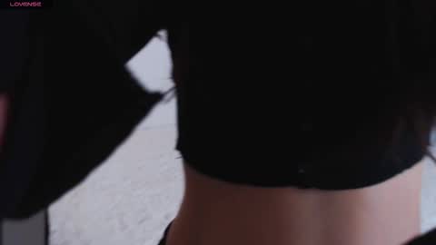 amelinamersi online show from March 9, 2026, 8:35 pm