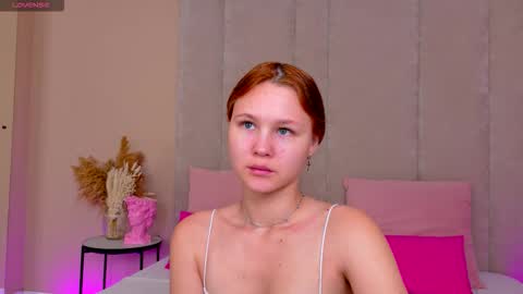 AmeliRoyse online show from November 16, 2025, 5:07 pm