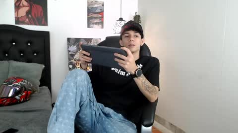 Snapshot of amethystshadow chatting on May 27, 2026, 4:20 am amethystshadow online show from May 27, 2026, 4:20 am