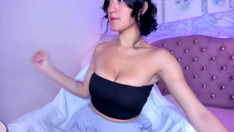 Snapshot of ametrix_ chatting on January 7, 2025, 7:17 pm online show from January 7, 2025, 7:17 pm
