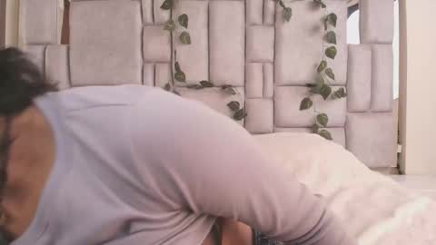      online show from December 4, 2025, 6:49 pm