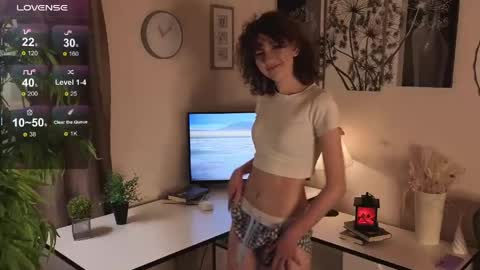 Snapshot of amfi_dust chatting on June 3, 2026, 6:13 pm Alivia online show from June 3, 2026, 6:13 pm