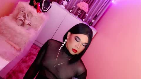 Queen Mireska online show from January 7, 2025, 8:21 pm