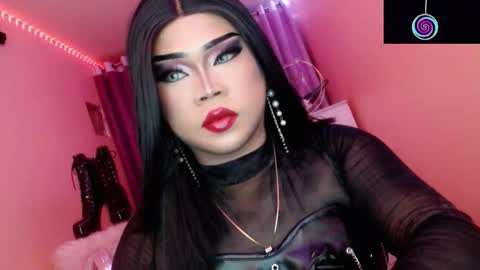 Queen Mireska online show from October 25, 2025, 1:51 pm