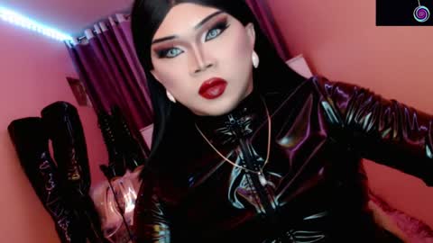 Queen Mireska online show from April 12, 2026, 5:29 pm