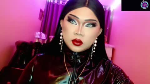 Snapshot of amiadoll chatting on July 2, 2026, 3:40 pm Queen Mireska online show from July 2, 2026, 3:40 pm