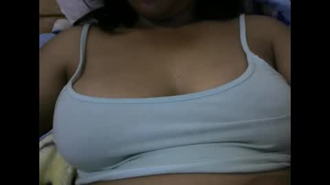 Snapshot of amichouu chatting on November 28, 2025, 10:45 pm amichouu online show from November 28, 2025, 10:45 pm