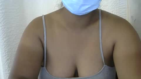 Snapshot of amichouu chatting on November 29, 2025, 11:02 am amichouu online show from November 29, 2025, 11:02 am