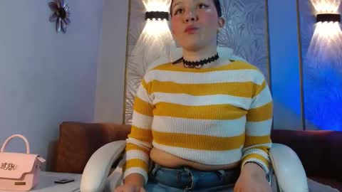 Amie  online show from September 18, 2025, 12:18 pm