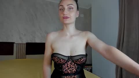Snapshot of amiraanne chatting on June 9, 2026, 6:52 pm AmiraAnne online show from June 9, 2026, 6:52 pm