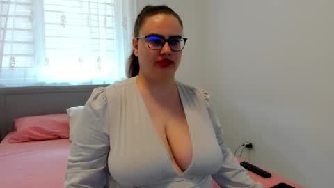 Amira Vyxen online show from April 20, 2026, 5:10 am