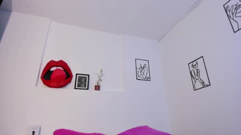 hi guys im ariani ill be off till december 1st for vacation if u want u can add me on snapchat by bio and talk or play there online show from January 9, 2025, 6:04 pm