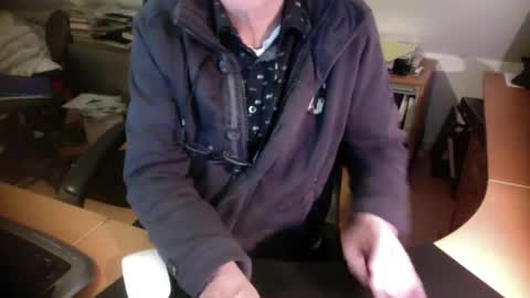 Snapshot of amor2200 chatting on December 1, 2024, 8:53 pm Amor2200 online show from December 1, 2024, 8:53 pm